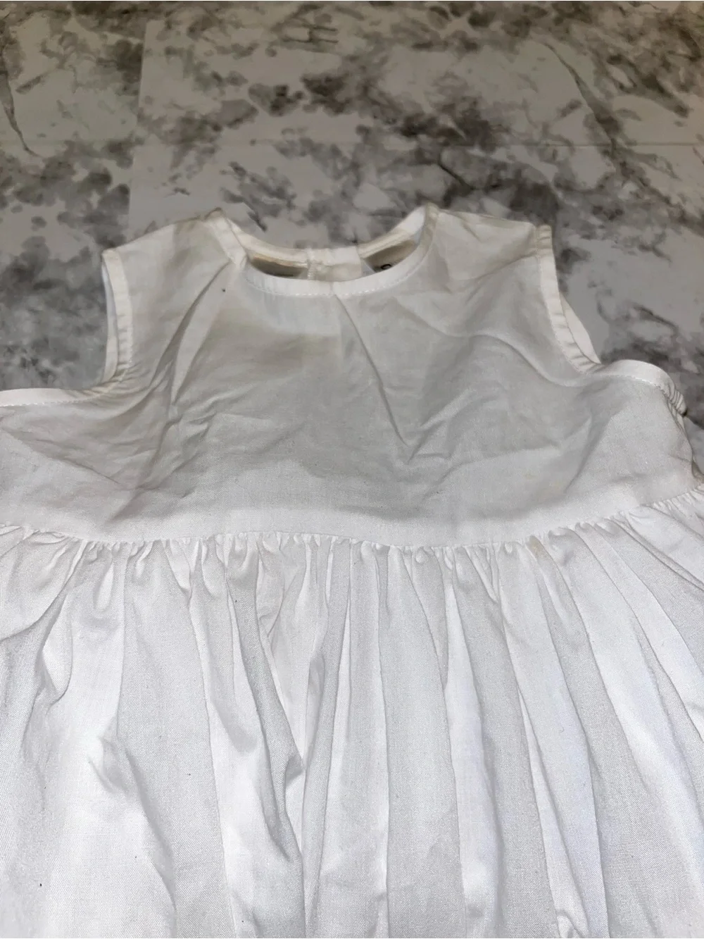 Sarah Louise White Sleeveless Dress - England & Uv protection hat